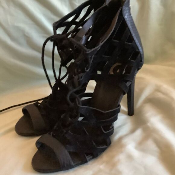 GUESS Gladiator Heels, Size 7 - Picture 3 of 9